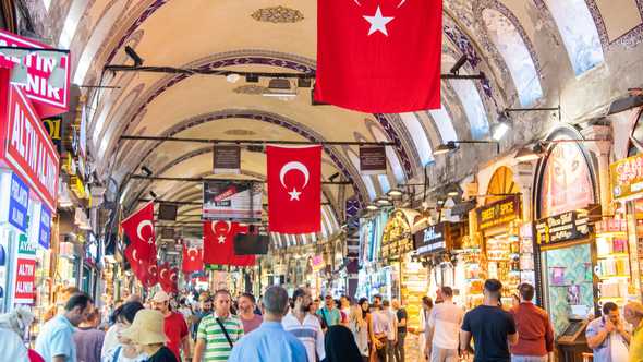 Grand Bazaar, or the Kapali Carsi 