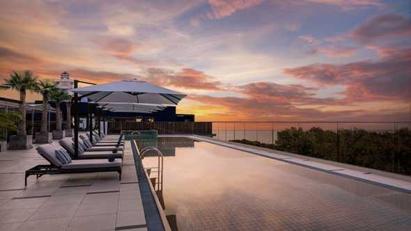 The rooftop pool at Courtyard North Pattaya