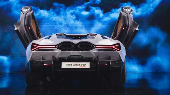 Lamborghini Revuelto - The first super sports V12 hybrid HPEV 